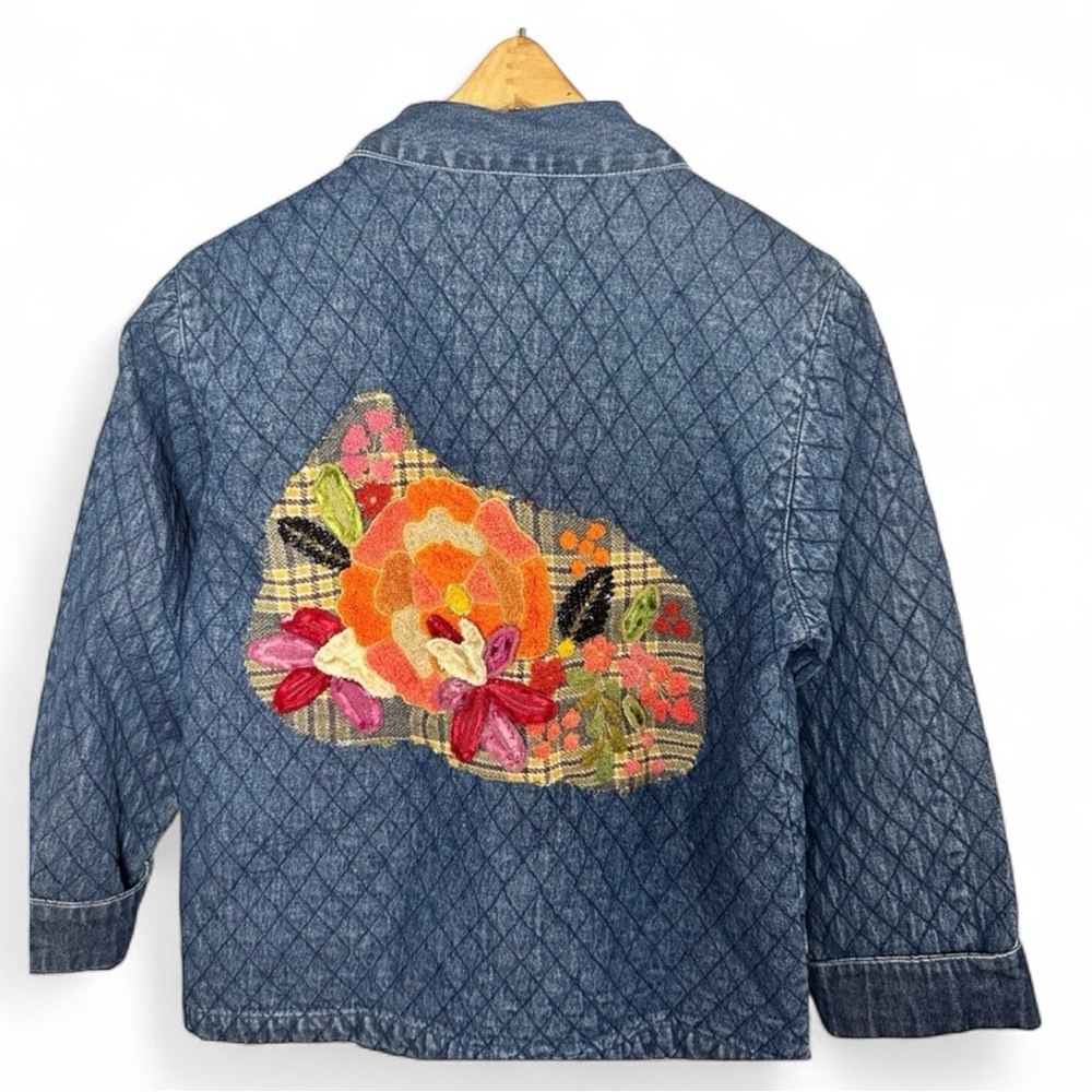 Vtg Denim Quilted Jean Jacket with Floral Embroidery pockets L - Picture 2 of 10